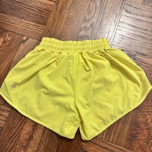 Lululemon Hotty Hot Low-Rise Lined Shorts 2.5”